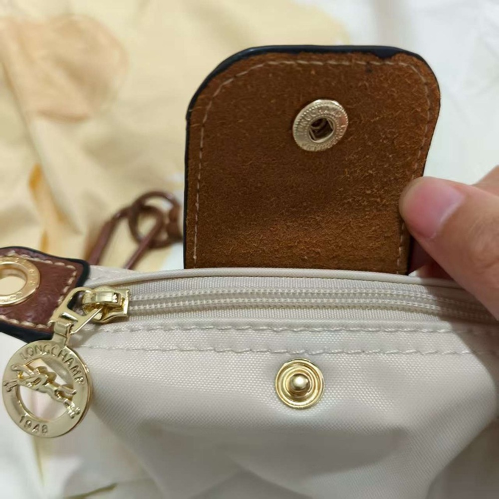 Longchamp Portable Off-White And Brown Mini Coin Purse - Picture 4 of 8